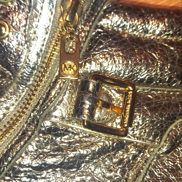 Michael Kors Gold Sneakers with Sleek Design - Picture 4 of 16